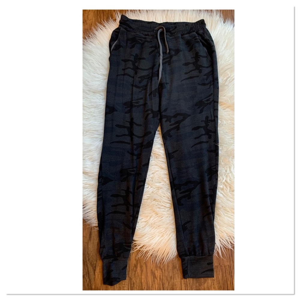 Evereve Sundry Camo Pocket Jogger Sweatpants In Soft Black Size 2 New With Tag